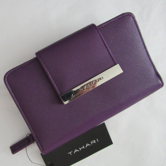 Tahari Handbags - NWT TAHARI SAFE KEEPER WALLET